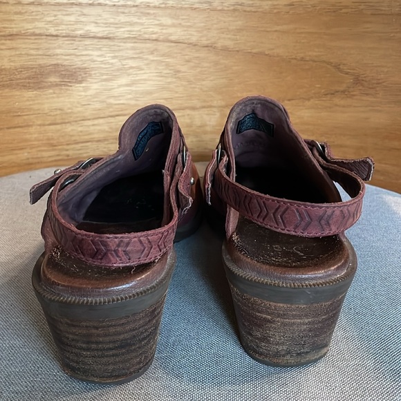 Teva Leather Slingback Clog - Picture 5 of 8